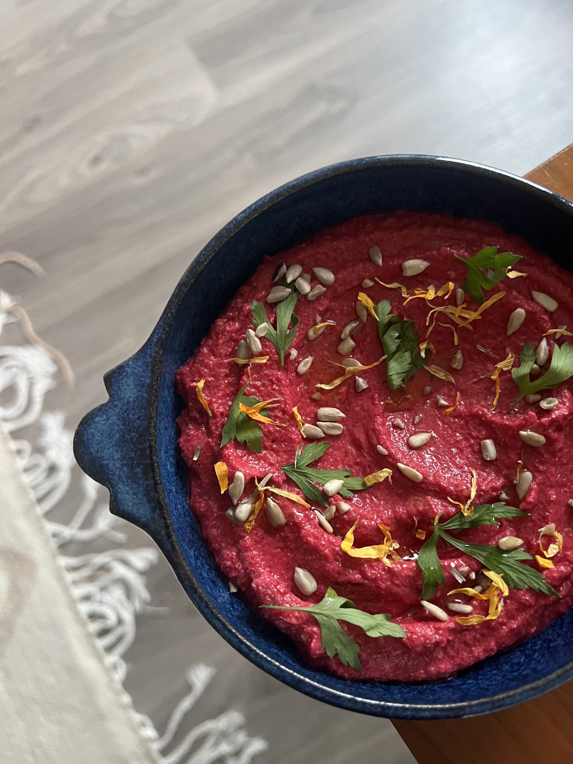 houmous de betterave réalisé lors d'un atelier de cuisine pour Harmonie dans l'assiette